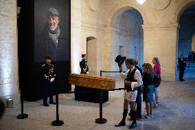 Public hommage to Jean-Paul Belmondo - Paris