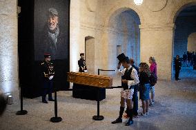 Public hommage to Jean-Paul Belmondo - Paris