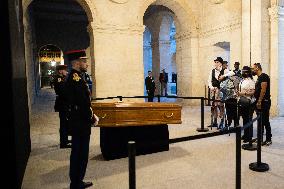 Public hommage to Jean-Paul Belmondo - Paris