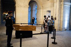 Public hommage to Jean-Paul Belmondo - Paris