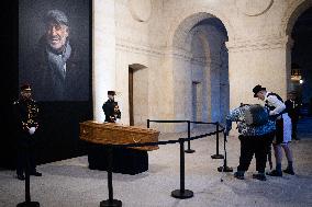 Public hommage to Jean-Paul Belmondo - Paris