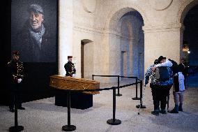 Public hommage to Jean-Paul Belmondo - Paris