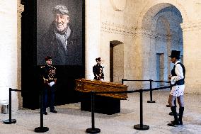 Public Homage to Jean-Paul Belmondo - Paris