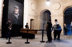 Public Homage to Jean-Paul Belmondo - Paris