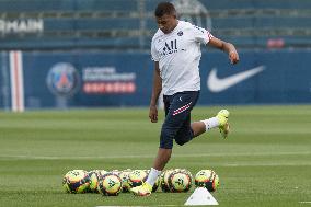 PSG Training Session - Saint Germain en Laye
