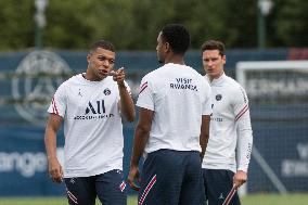 PSG Training Session - Saint Germain en Laye