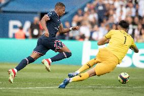 Ligue 1 - Paris Saint-Germain v Clermont - Paris
