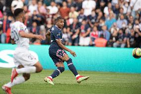 Ligue 1 - Paris Saint-Germain v Clermont - Paris