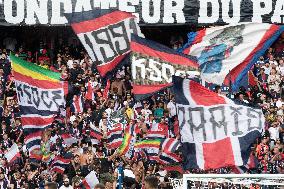 Ligue 1 - Paris Saint-Germain v Clermont - Fans - Paris.