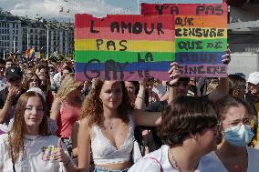 Thousands Join Pride March - Geneva