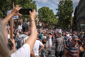 Protest Against Sanitary Pass And Vaccination - Toulouse