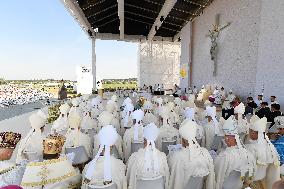 Pope Francis Celebrates An Open Air Mass - Slovakia