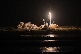 SpaceX First All-Civilian Crew Takes Off