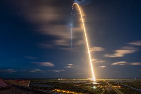 SpaceX First All-Civilian Crew Takes Off