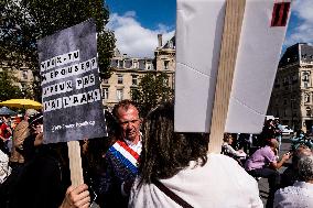 Rally To Oppose Change In Disability Allowances - Paris