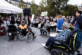 Rally To Oppose Change In Disability Allowances - Paris