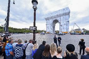 Wrapped Arc De Triomphe Before An Inauguration - Paris