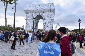 Wrapped Arc De Triomphe Before An Inauguration - Paris