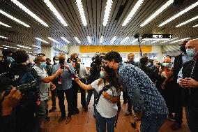PM Trudeau Greets Commuters At Metro Station - Montreal