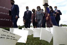 Nancy Pelosi commemorates COVID-19 victims - Washington