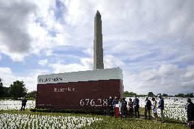 Nancy Pelosi commemorates COVID-19 victims - Washington