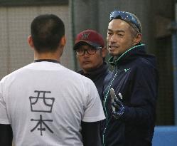 Baseball: Ichiro as temporary high school team instructor