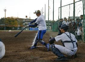 Baseball: Ichiro as temporary high school team instructor