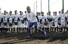 Baseball: Ichiro as temporary high school team instructor