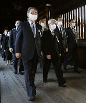 Japan lawmakers visit Yasukuni shrine in group
