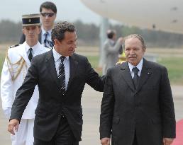 Abdelaziz Bouteflika welcomes Nicolas Sarkozy - Algiers