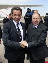 Abdelaziz Bouteflika welcomes Nicolas Sarkozy - Algiers