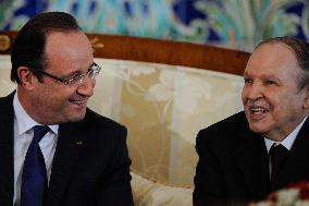 Francois Hollande begins visit to Algeria