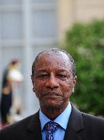 Guinean Army Arrests President Conde