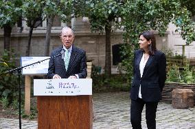 Anne Hidalgo and Michael Bloomberg agreement to fight pollution - Paris