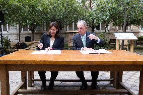 Anne Hidalgo and Michael Bloomberg agreement to fight pollution - Paris