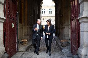 Anne Hidalgo and Michael Bloomberg agreement to fight pollution - Paris