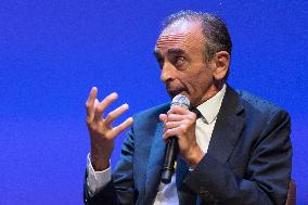 Eric Zemmour presents his new book in Toulon - South of France