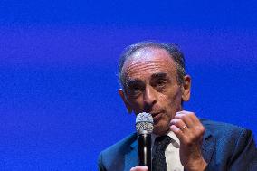 Eric Zemmour presents his new book in Toulon - South of France