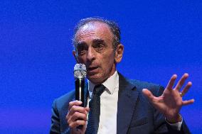 Eric Zemmour presents his new book in Toulon - South of France