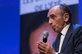 Eric Zemmour presents his new book in Toulon - South of France