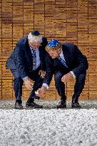 Dutch King unveils Holocaust name monument - Amsterdam