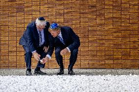 Dutch King unveils Holocaust name monument - Amsterdam