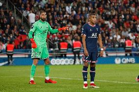 Ligue 1 - Paris Saint Germain v Olympique Lyonnais