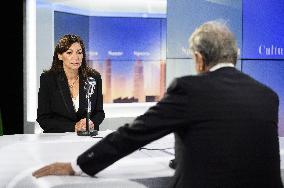 Anne Hildago On RMC/BFM TV - Paris