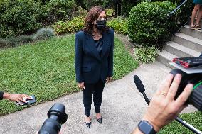 ★DC: Vice President Kamala Harris visits home of Jamie Smith to discuss the Build Back Better Agenda for parents and working fa