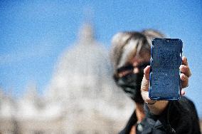 Security Outside The Vatican