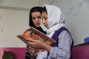 Afghan girl students in Kabul