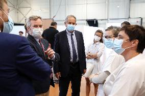 Jean Baptiste Lemoyne Visits Vaccination Center - Agen