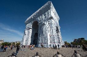 Christo's Arc De Triomphe Art Project - Paris