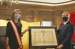 Ex-U.S. envoy Kennedy receives Japanese decoration